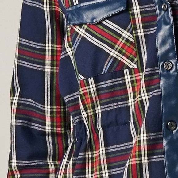 Women's Long Sleeve Plaid Button Up - Picture 5 of 5